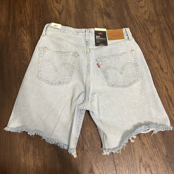 ❌SOLD❌ Levi’s 90’s Denim Shorts NWT! - Picture 6 of 11